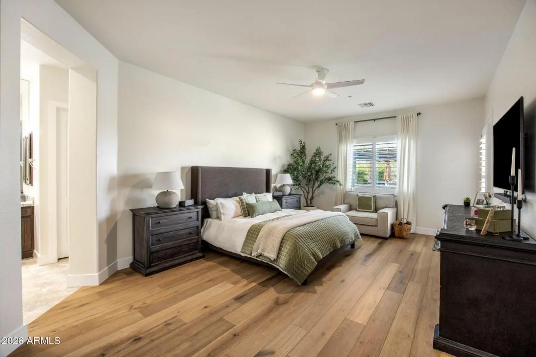 Real Estate Picture 17