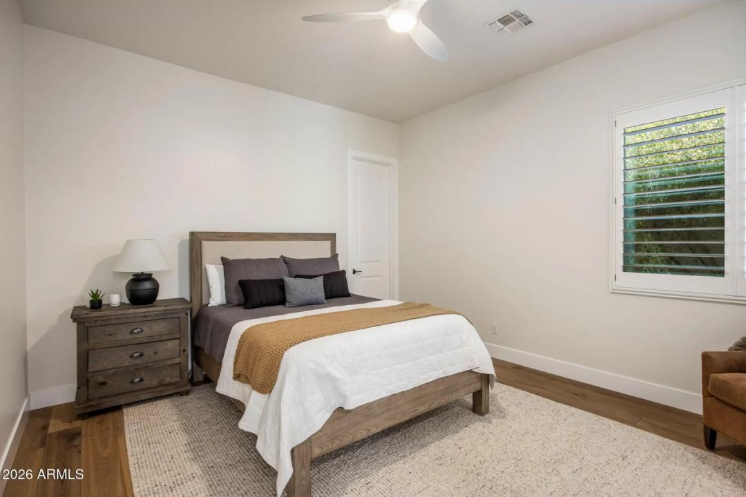 Real Estate Picture 22