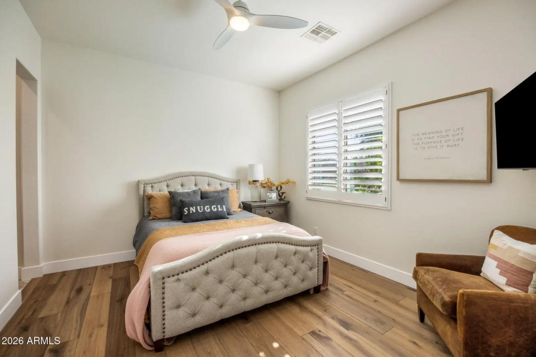 Real Estate Picture 25