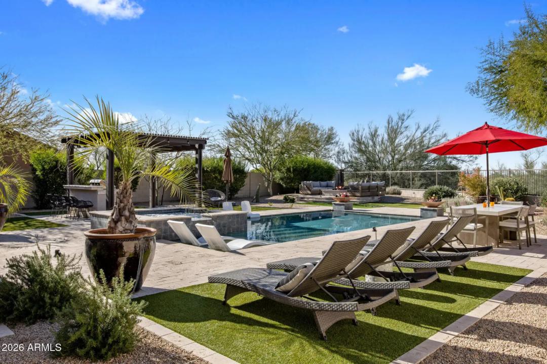 Real Estate Picture 30