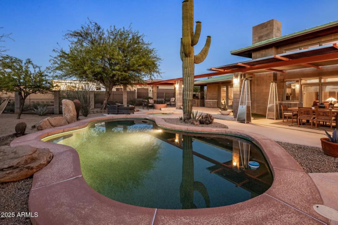 Real Estate Picture 2
