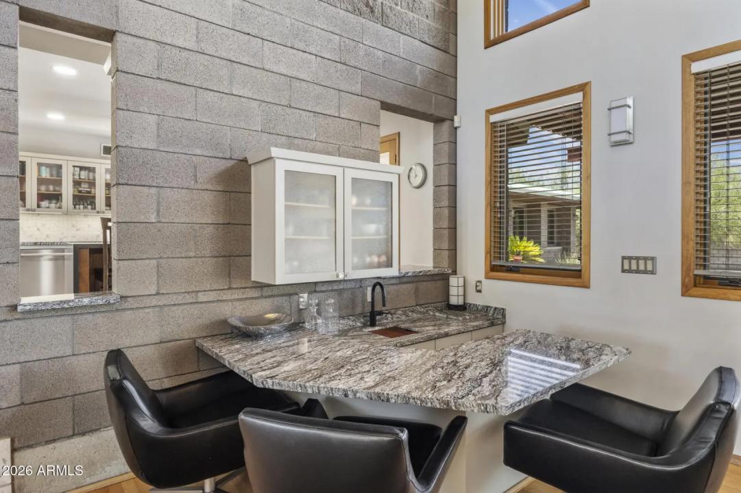 Real Estate Picture 12