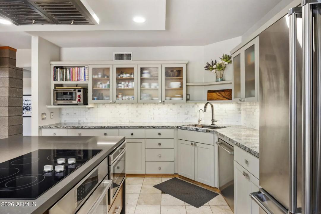 Real Estate Picture 15