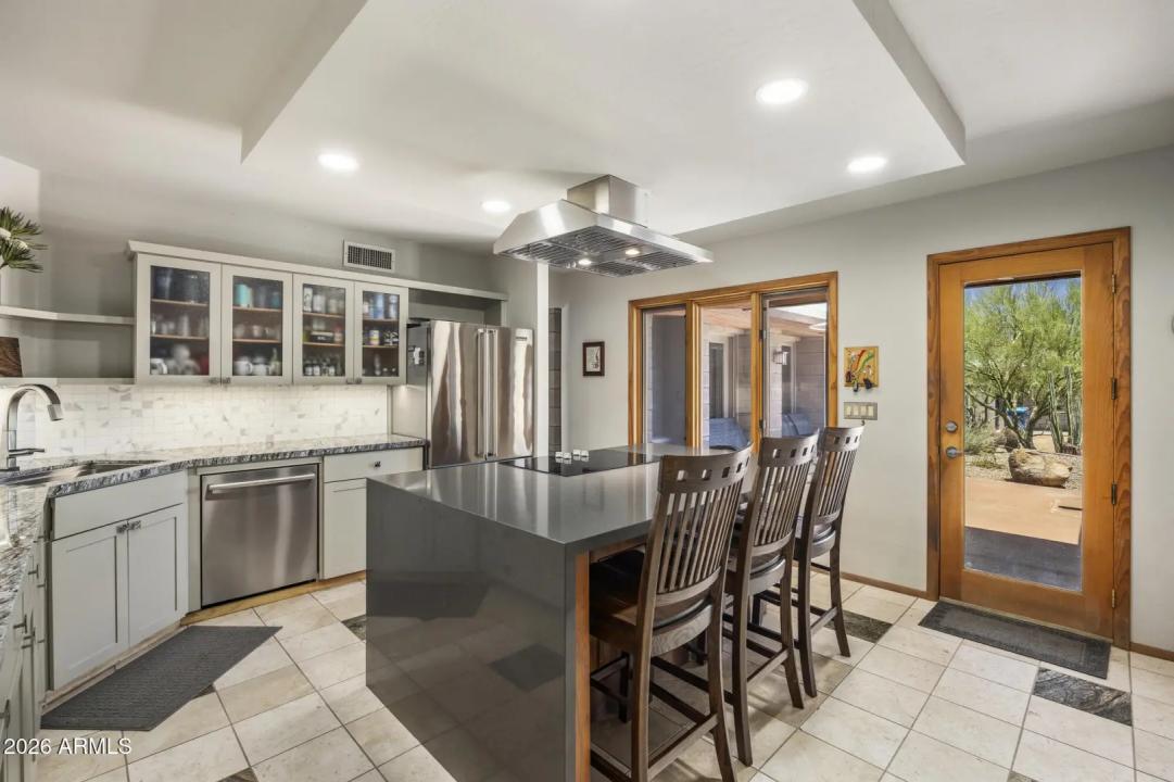 Real Estate Picture 3