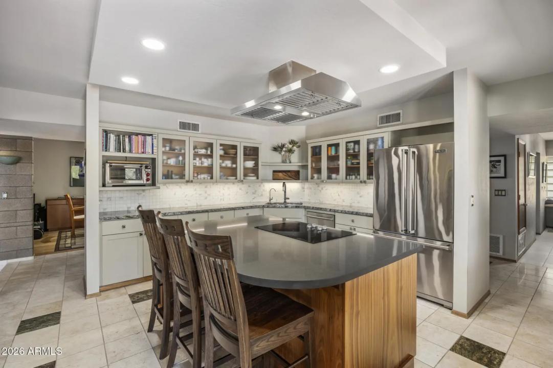 Real Estate Picture 18