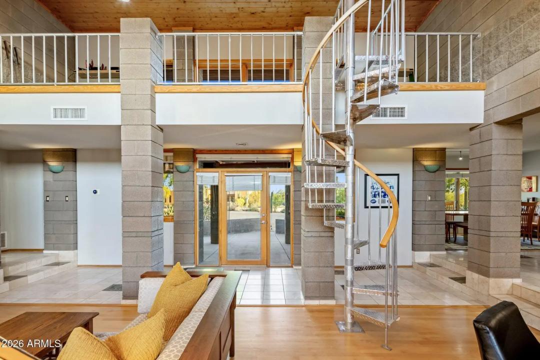 Real Estate Picture 9