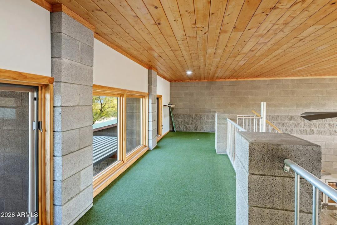 Real Estate Picture 10