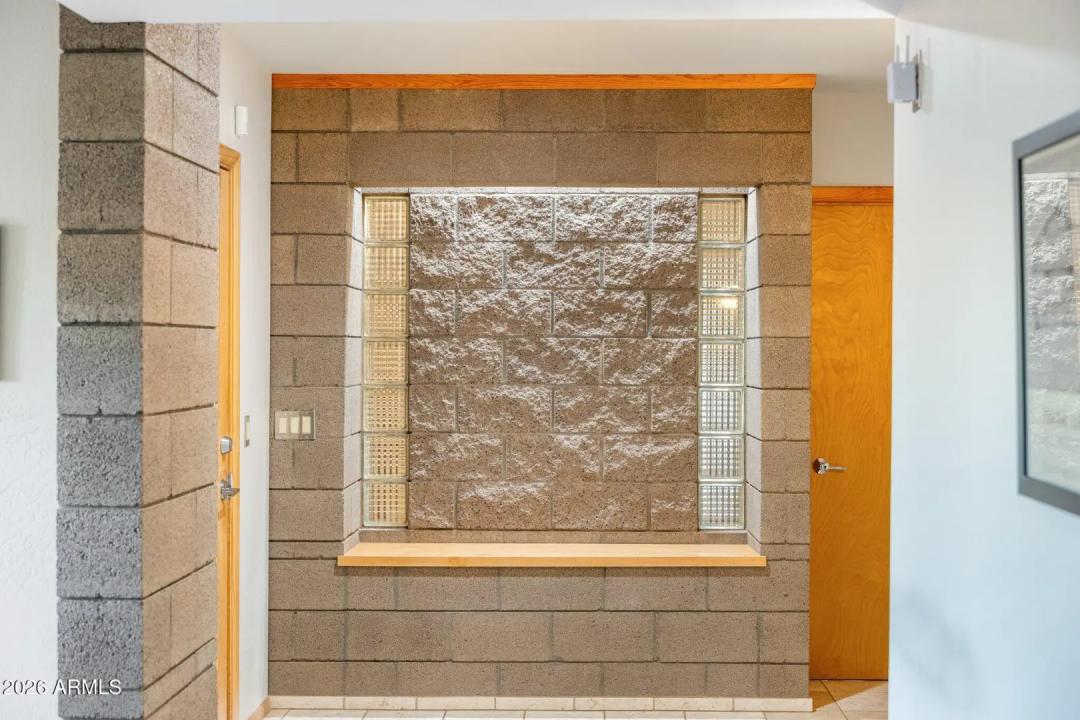 Real Estate Picture 24