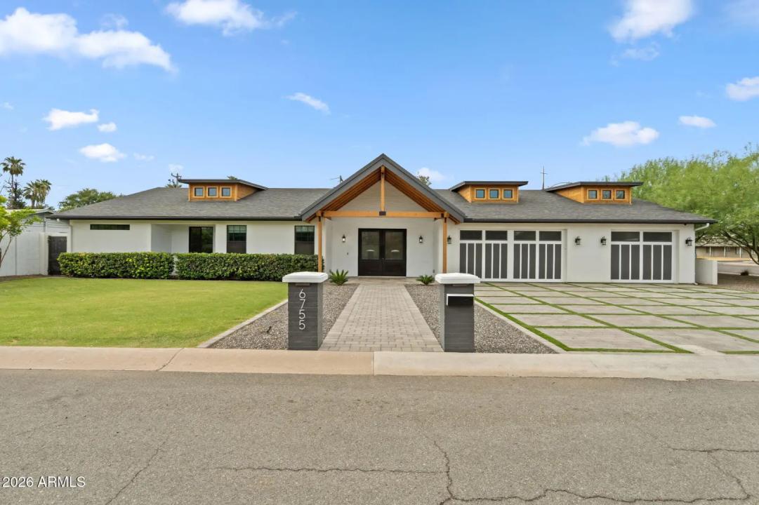 6755 N 7TH Avenue Phoenix AZ 85013