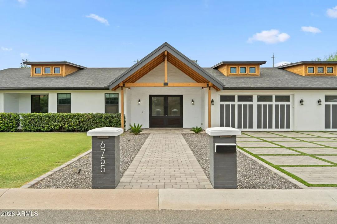 Real Estate Picture 3