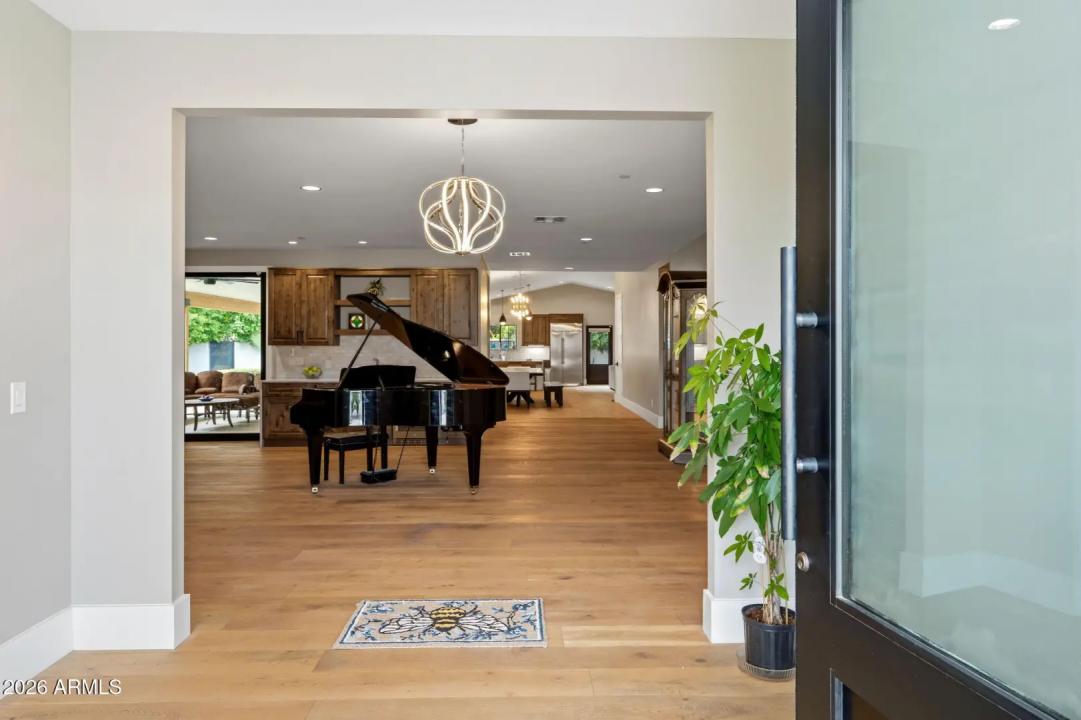 Real Estate Picture 5