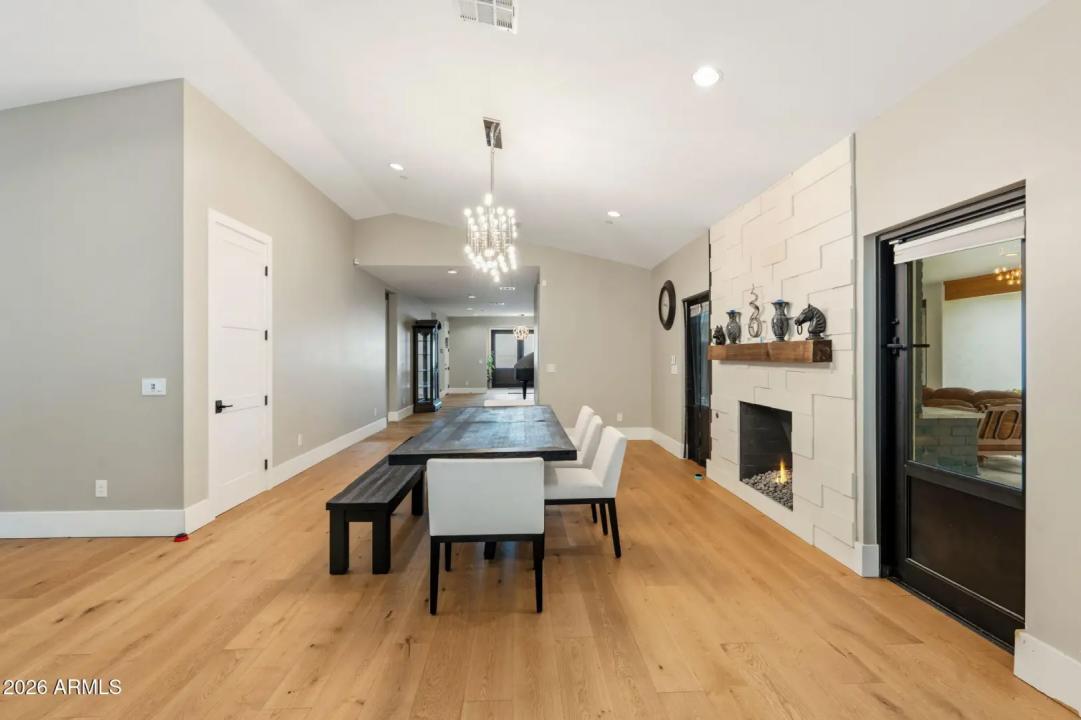 Real Estate Picture 11