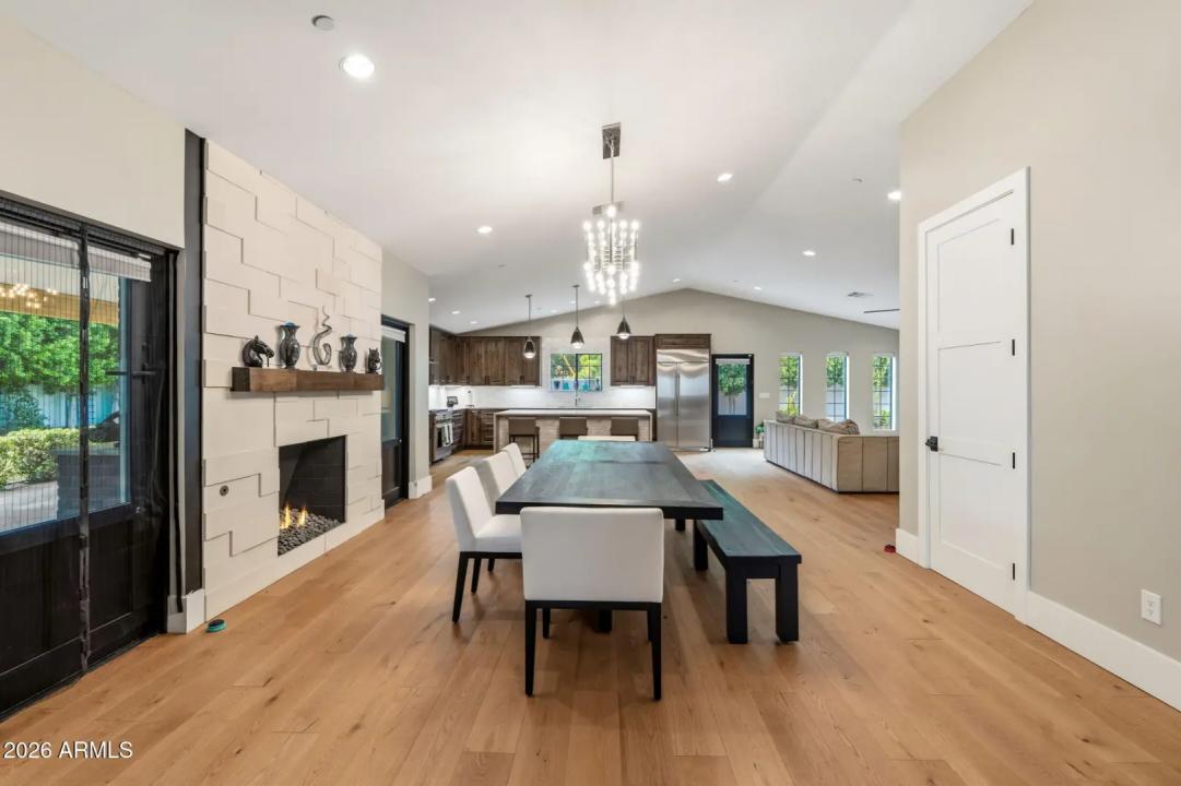 Real Estate Picture 13