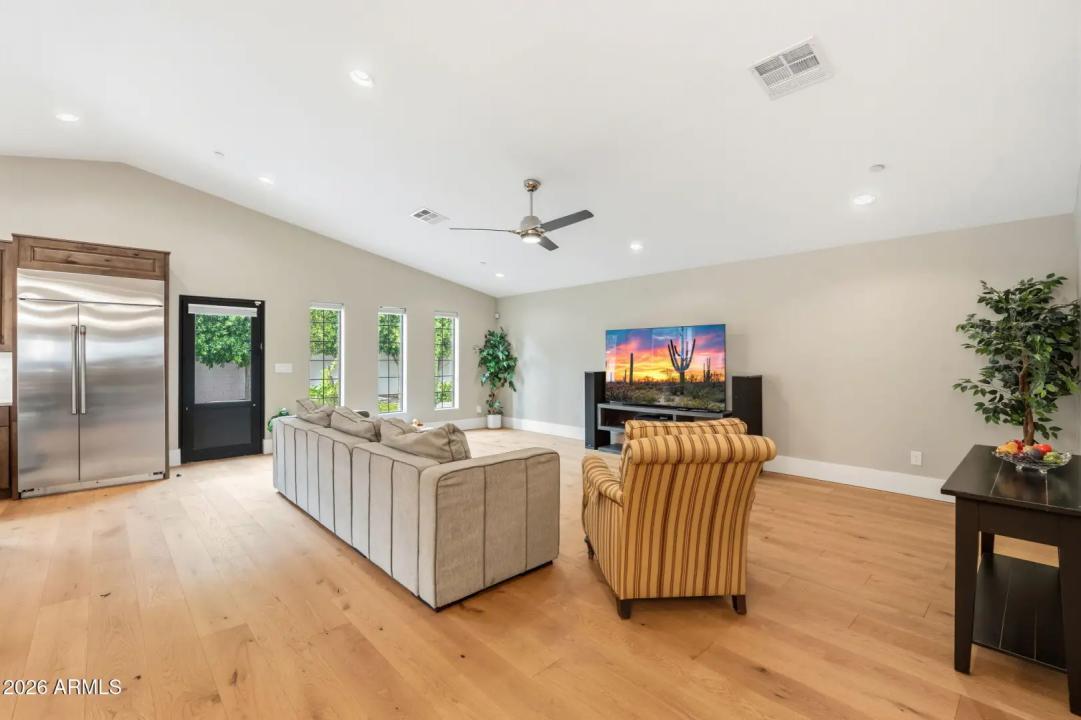 Real Estate Picture 15