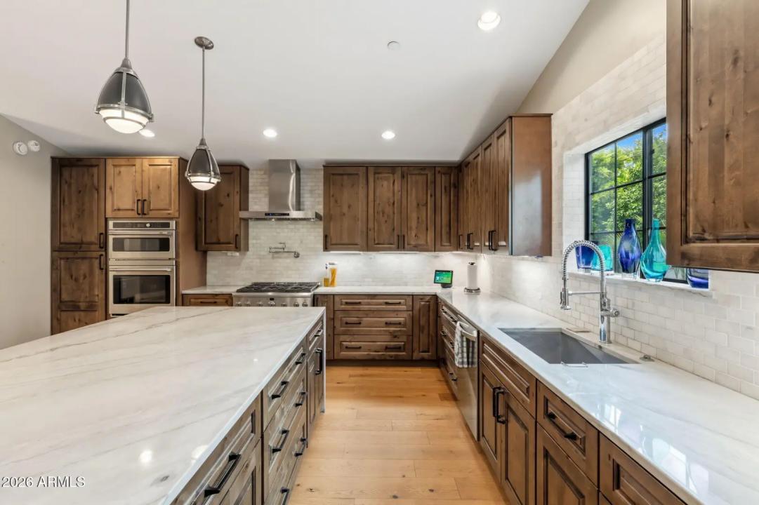 Real Estate Picture 17
