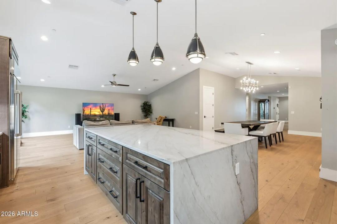 Real Estate Picture 19