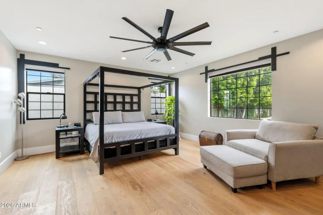 Real Estate Picture 22