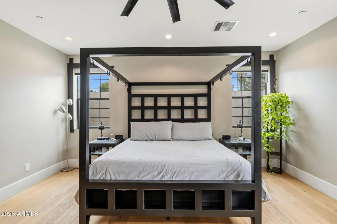 Real Estate Picture 23