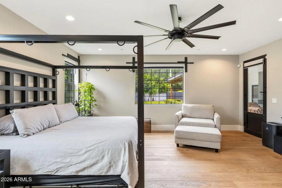 Real Estate Picture 24