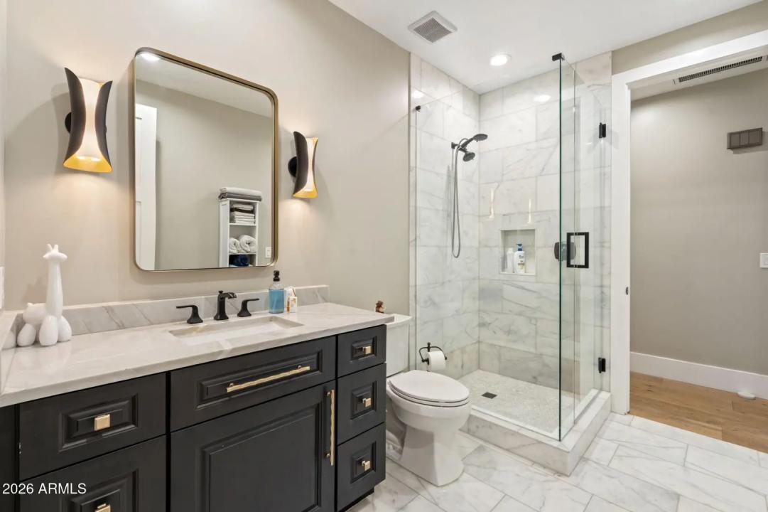 Real Estate Picture 29