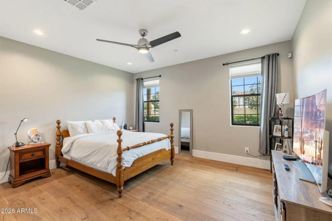 Real Estate Picture 33