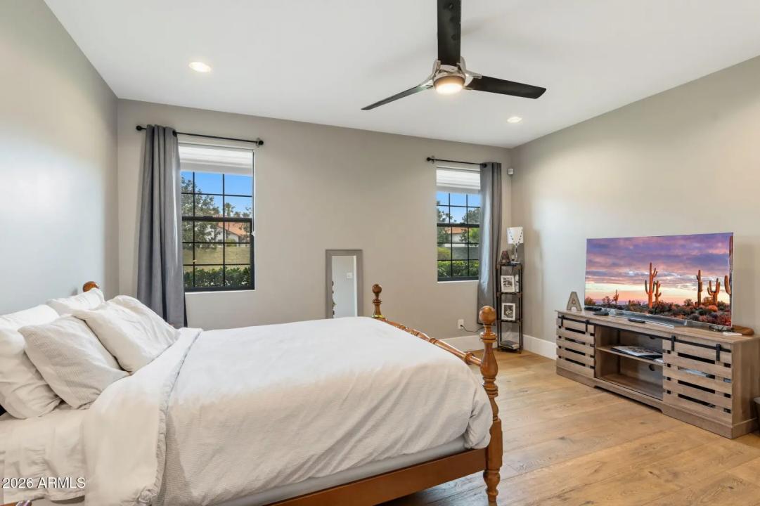 Real Estate Picture 34