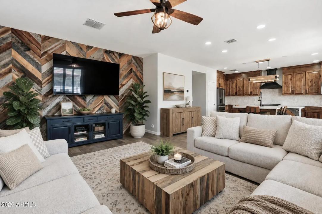 7672 W FETLOCK Trail Peoria AZ 85383
