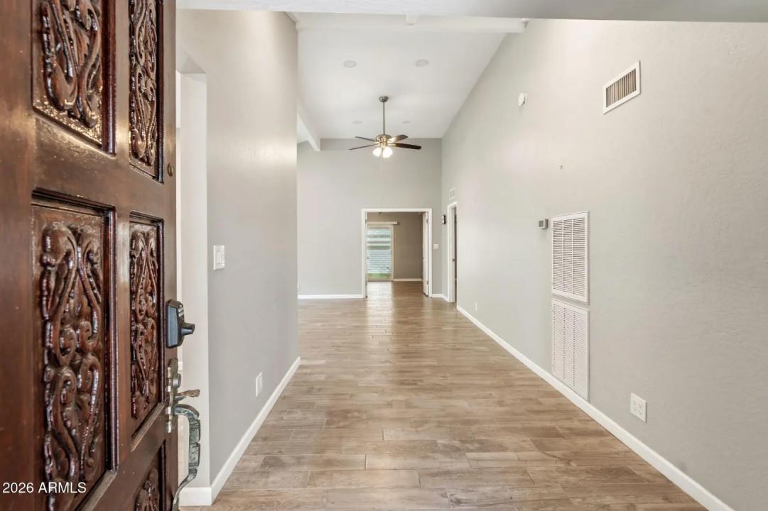 Real Estate Picture 4