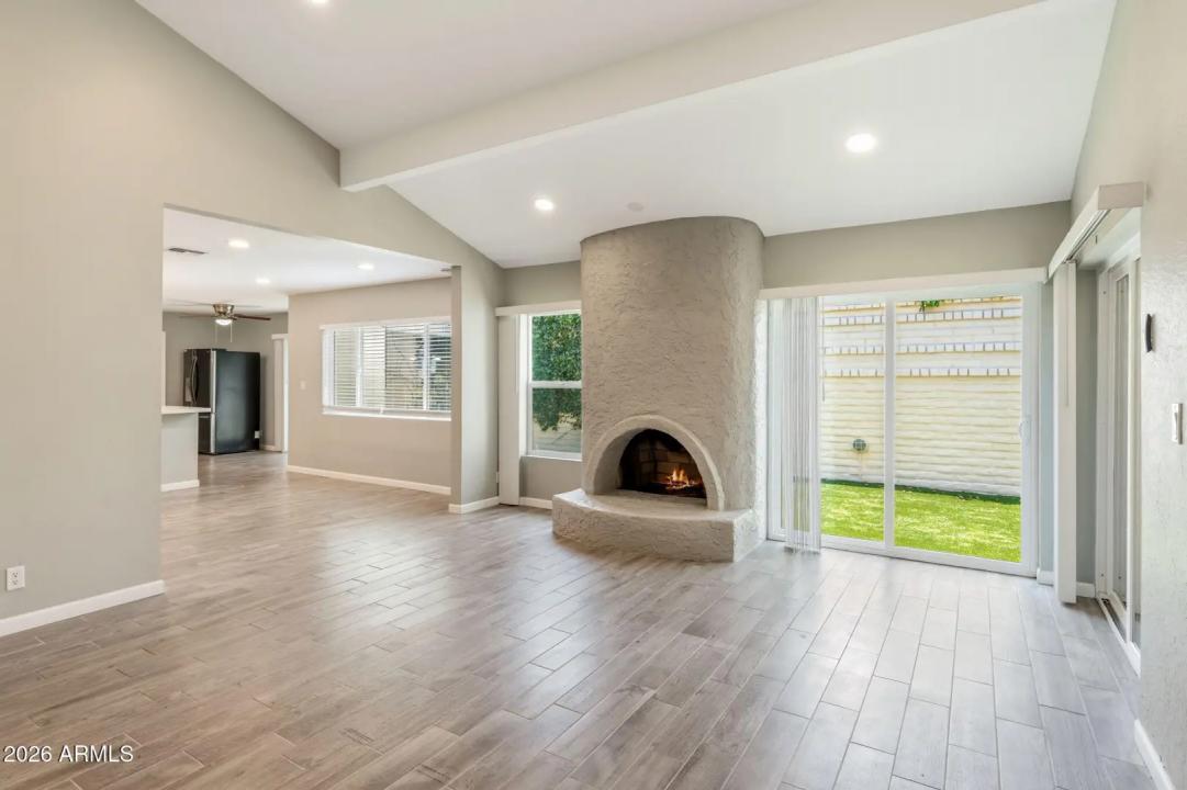 Real Estate Picture 7