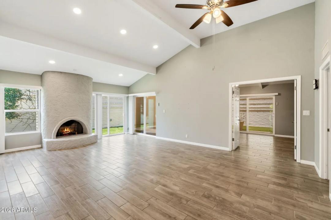 Real Estate Picture 8