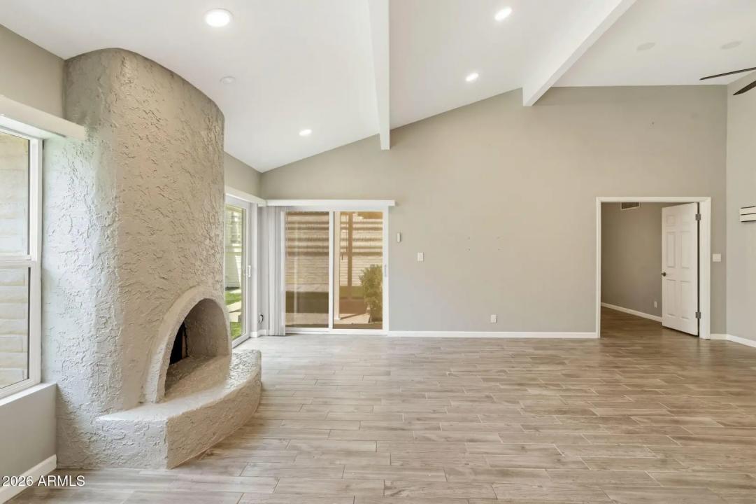Real Estate Picture 9