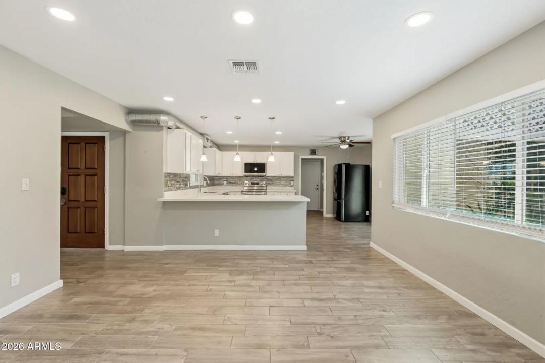 Real Estate Picture 10