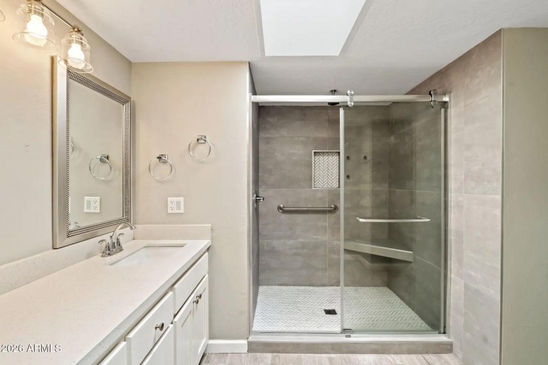 Real Estate Picture 22
