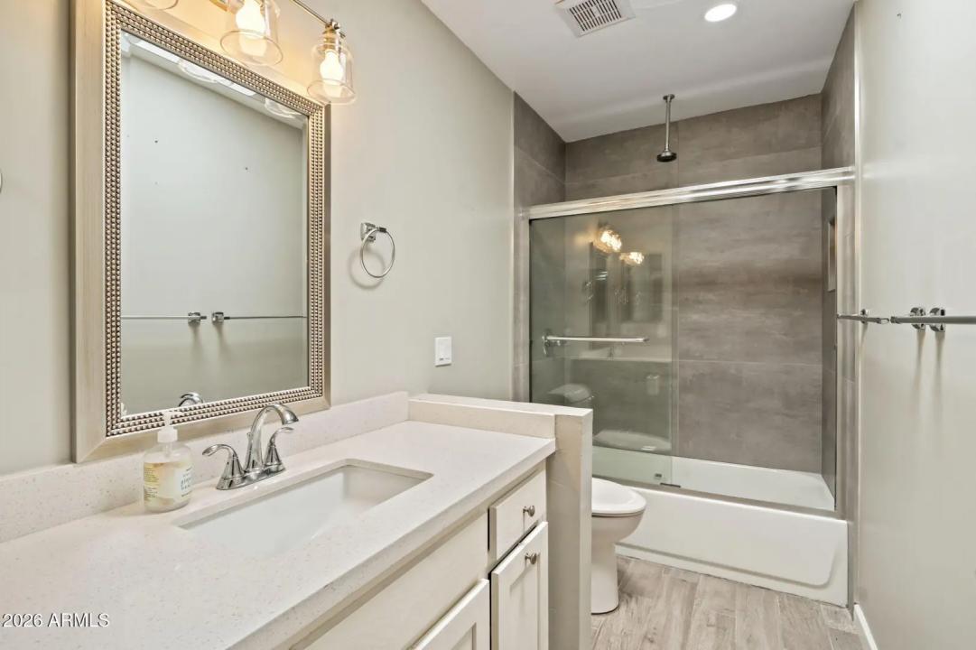 Real Estate Picture 29