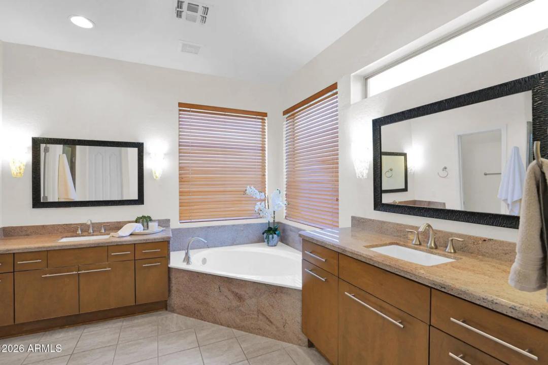 Real Estate Picture 18