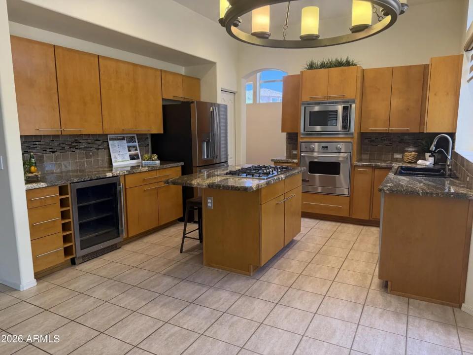 Real Estate Picture 5