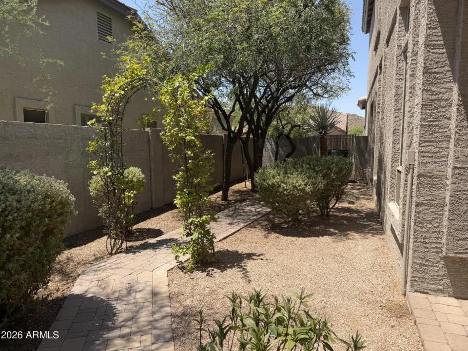 Real Estate Picture 27