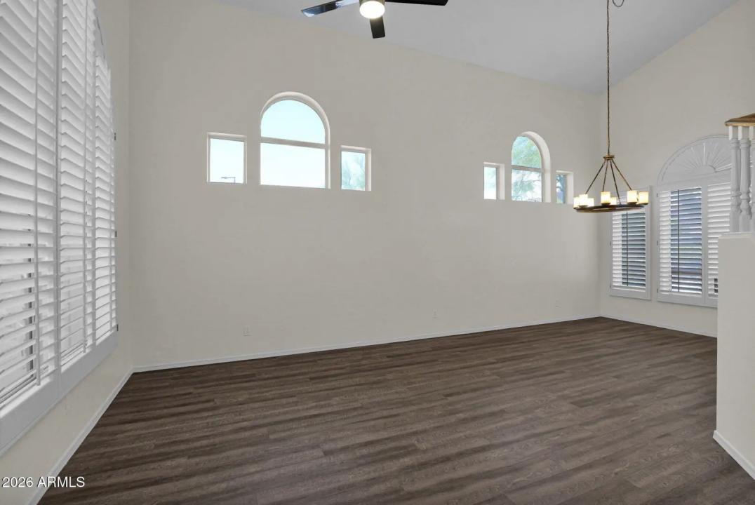 Real Estate Picture 3