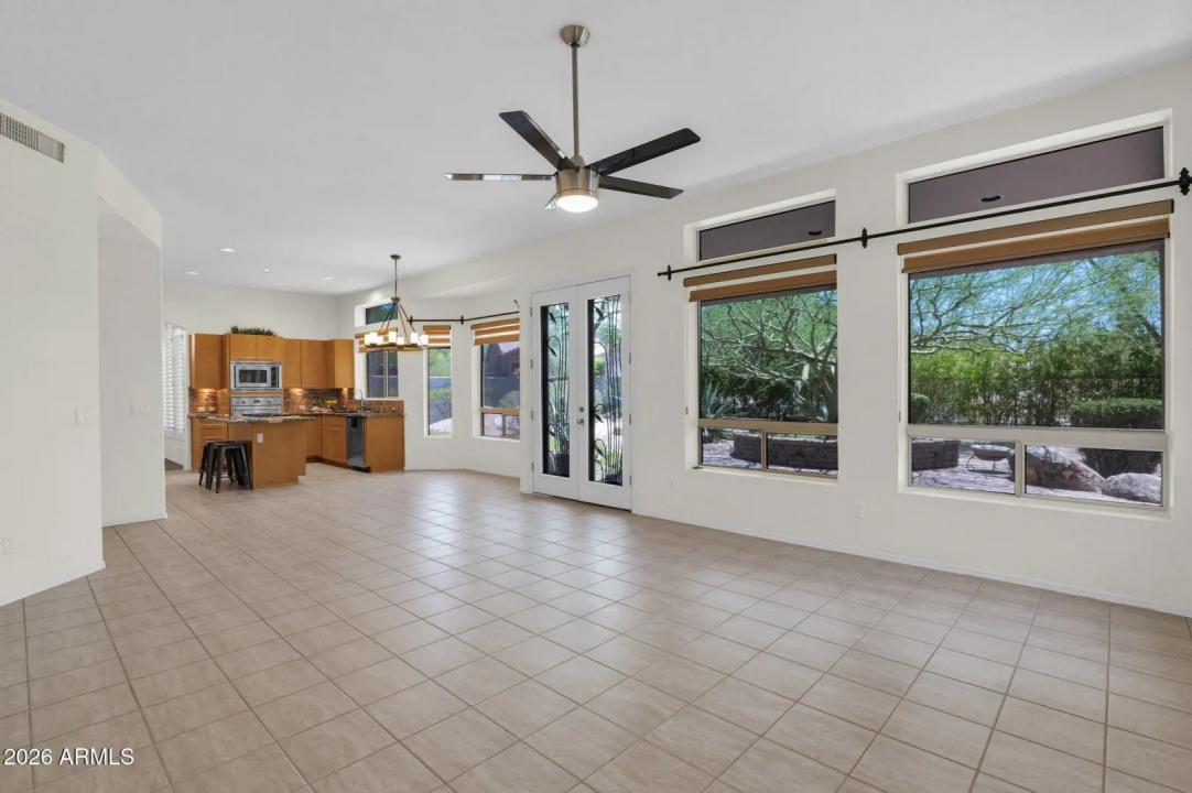 Real Estate Picture 9