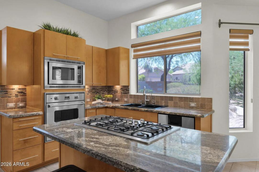 Real Estate Picture 7