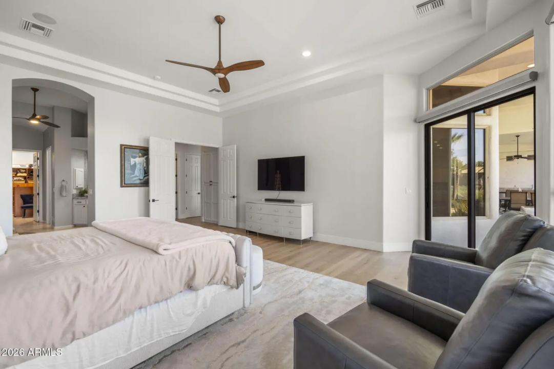 Real Estate Picture 30
