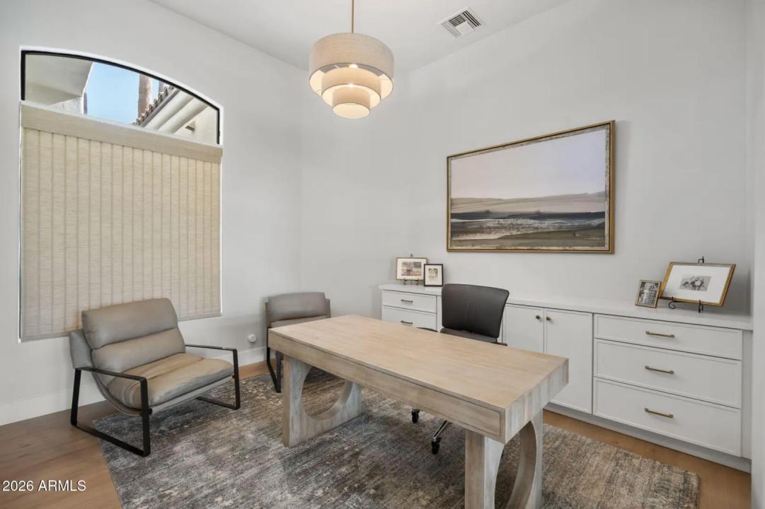 Real Estate Picture 14