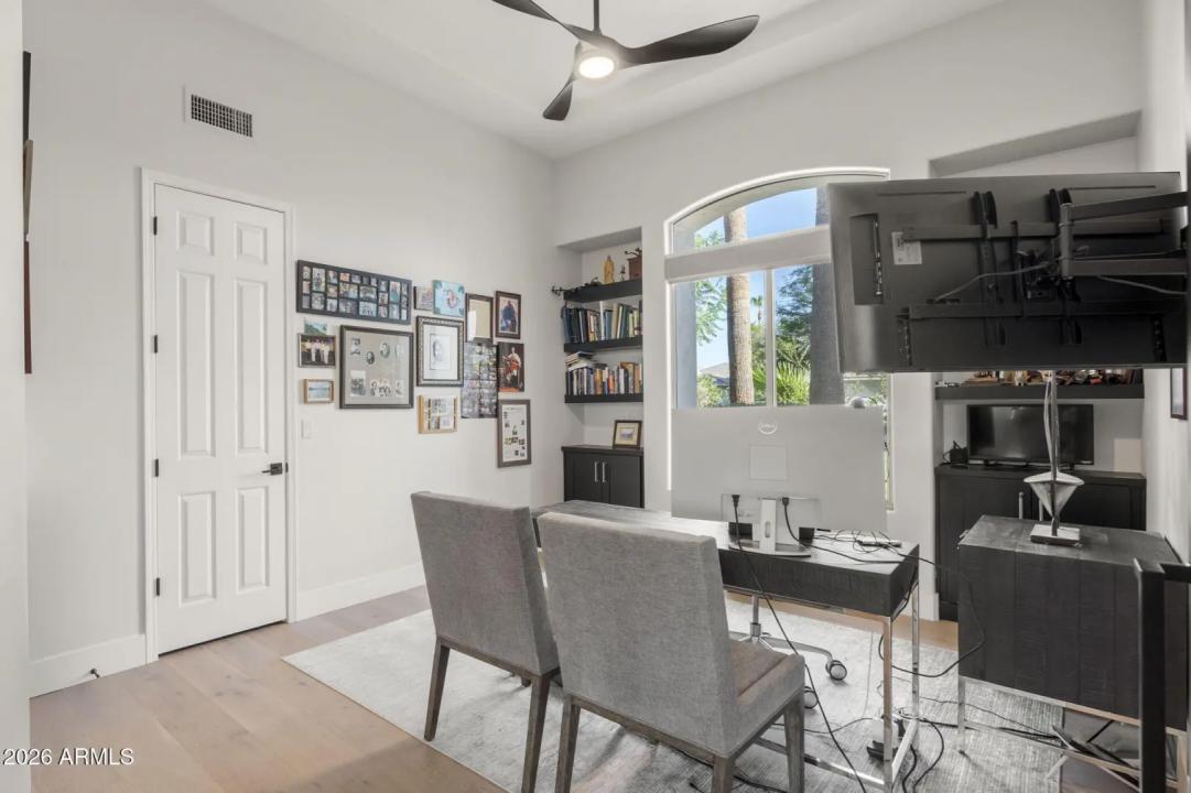 Real Estate Picture 16