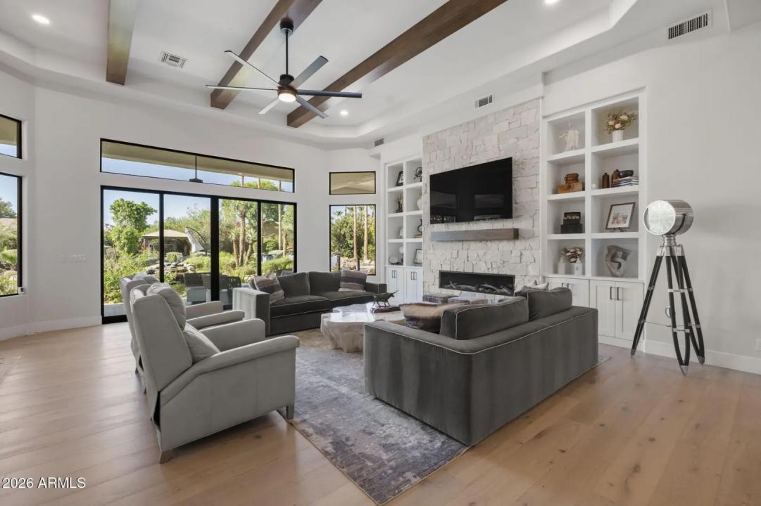Real Estate Picture 17