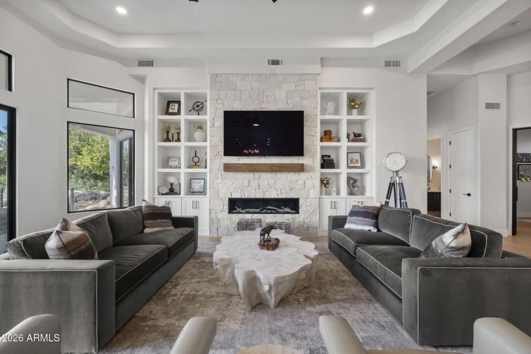 Real Estate Picture 19