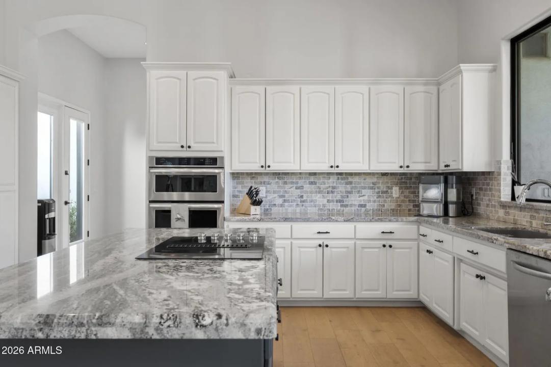 Real Estate Picture 27