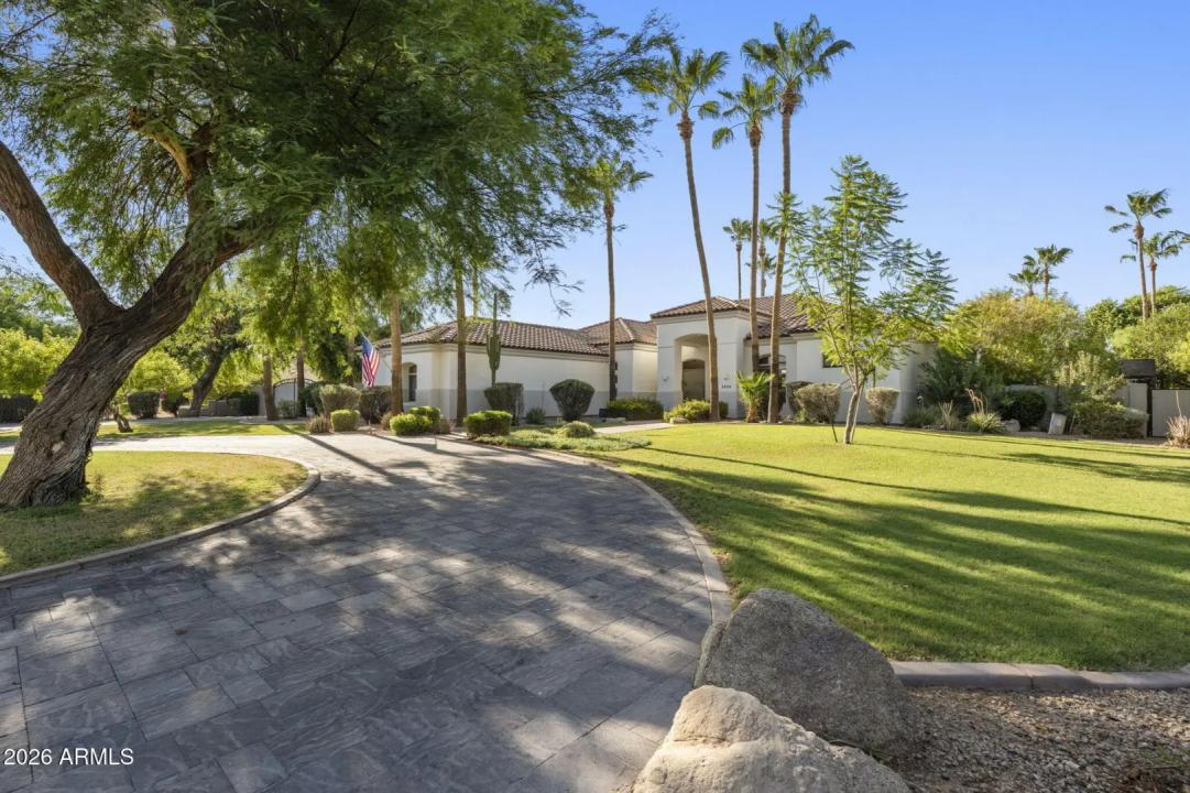 Real Estate Picture 5