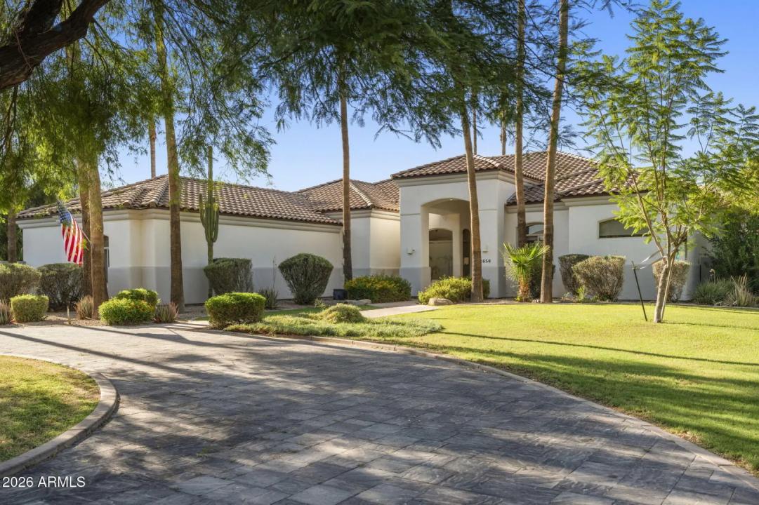 Real Estate Picture 6