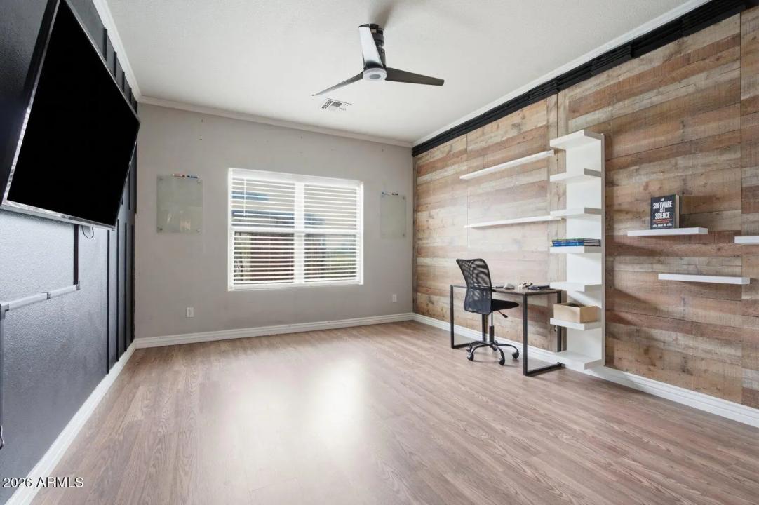 Real Estate Picture 19