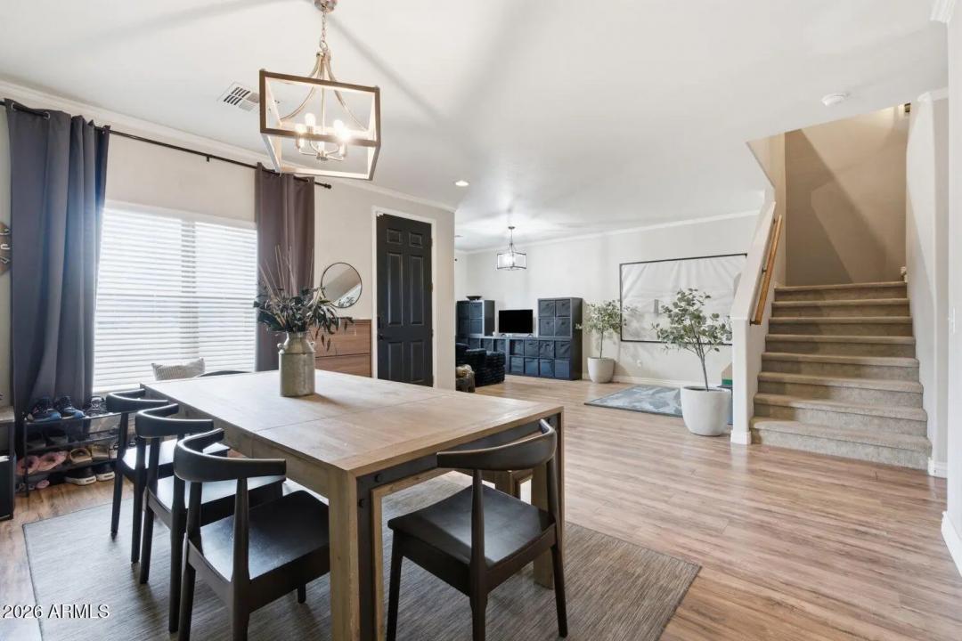 Real Estate Picture 18